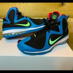 Men’s Nike Lebron James 9 Southcoast Sz 11. Mens basketball shoes